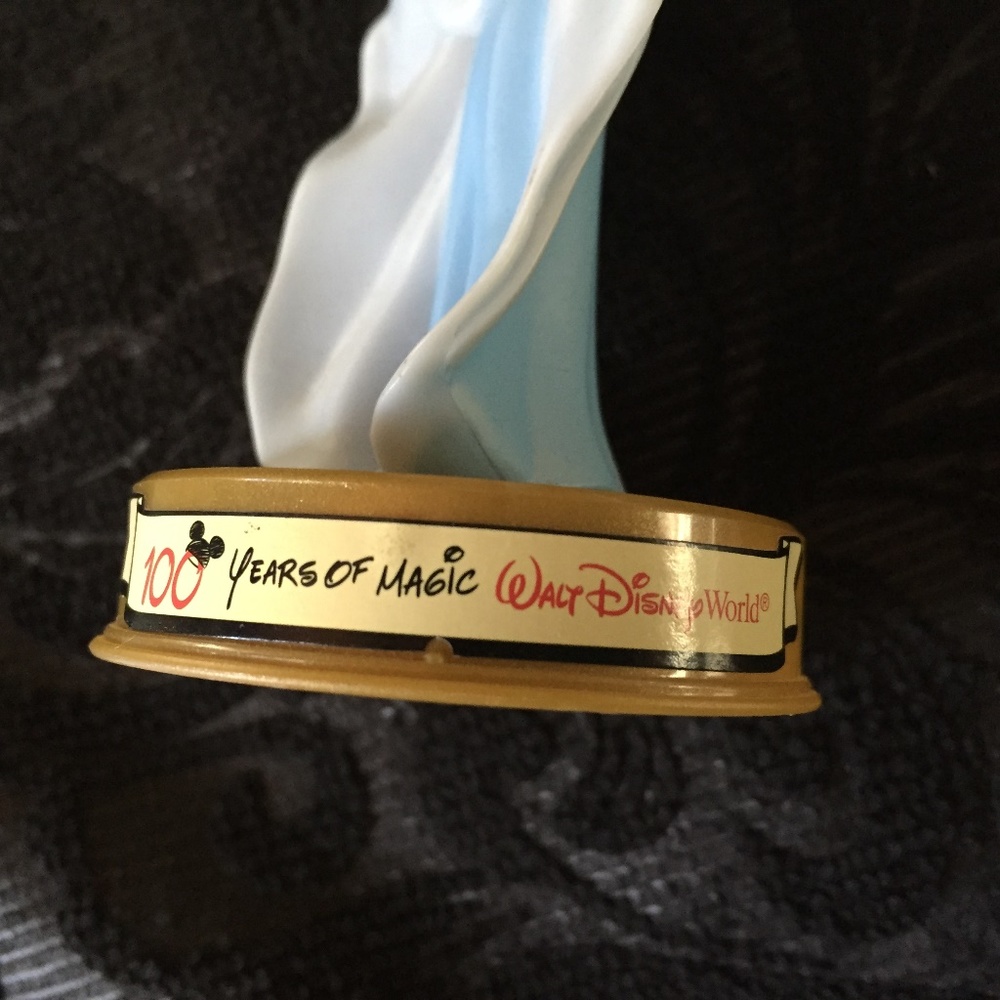 1994 SNOW WHITE AND 7 DWARFS VHS MASTERPIECE TAPE AND BLUE FAIRY 2002 FIGURINE - Picture 7 of 7